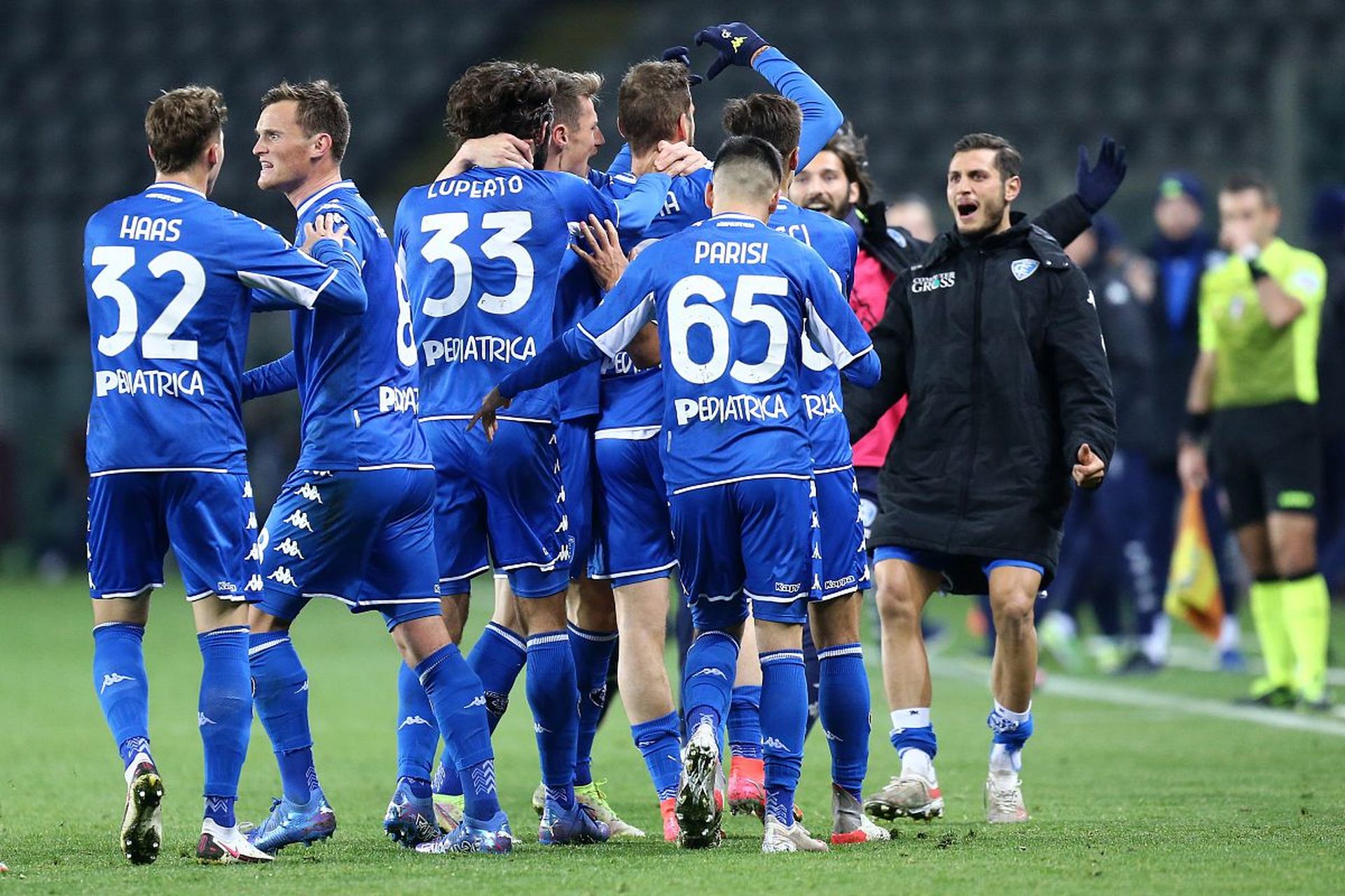 马斯之间的 马斯之间的